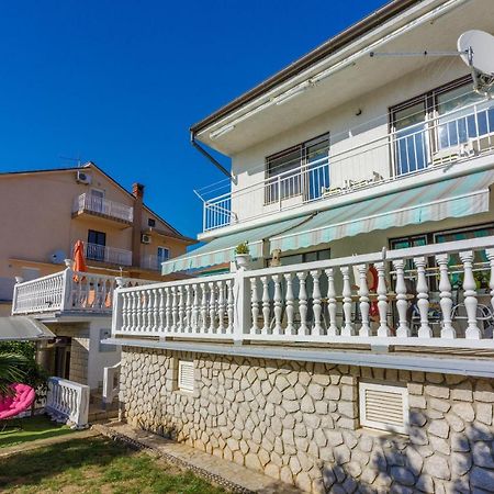 Apartments Budzyn Novi Vinodolski Ngoại thất bức ảnh