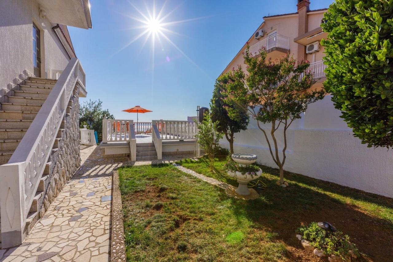 Apartments Budzyn Novi Vinodolski Ngoại thất bức ảnh