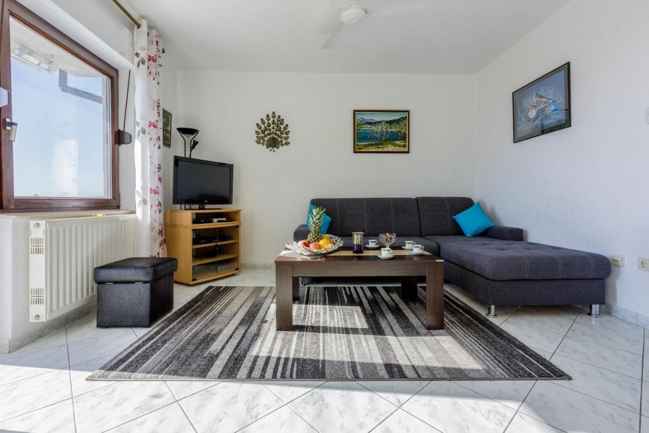Apartments Budzyn Novi Vinodolski Ngoại thất bức ảnh