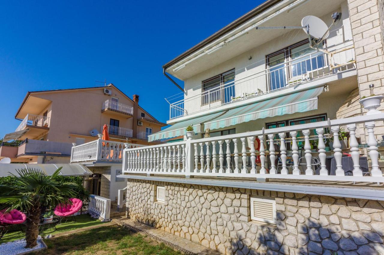 Apartments Budzyn Novi Vinodolski Ngoại thất bức ảnh