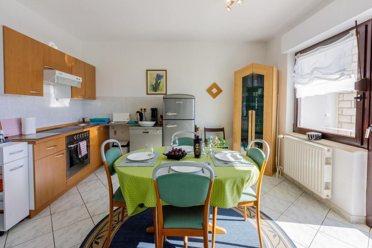 Apartments Budzyn Novi Vinodolski Ngoại thất bức ảnh
